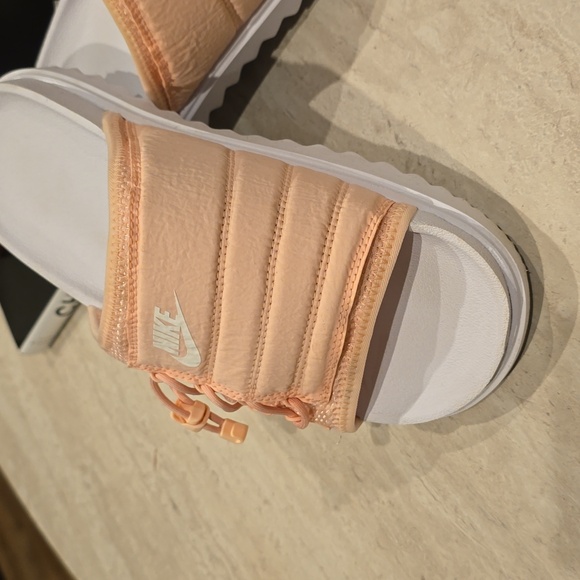 Nike Slides - Picture 3 of 3